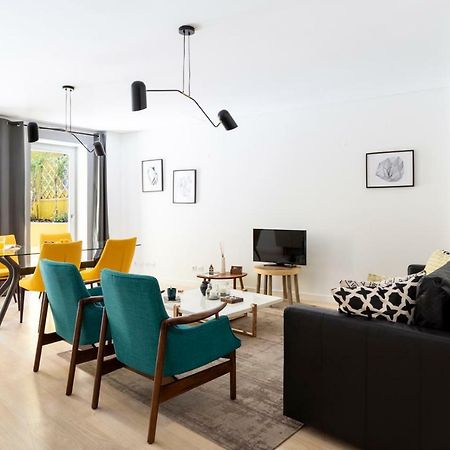 Altido Bright And Elegant 1Br Home With Workspace And Huge Terrace In Pena, Close By Viewpoint Lisboa Exteriör bild