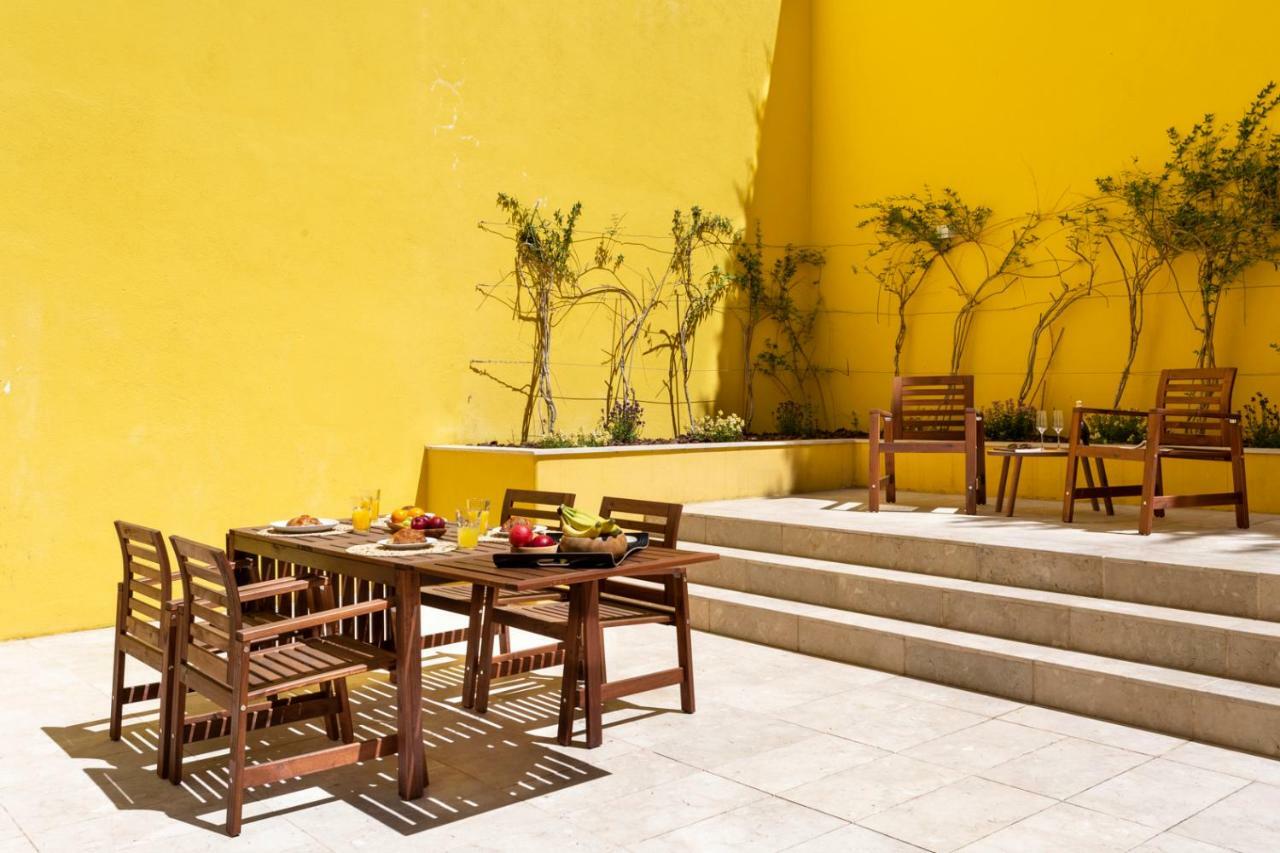 Altido Bright And Elegant 1Br Home With Workspace And Huge Terrace In Pena, Close By Viewpoint Lisboa Exteriör bild