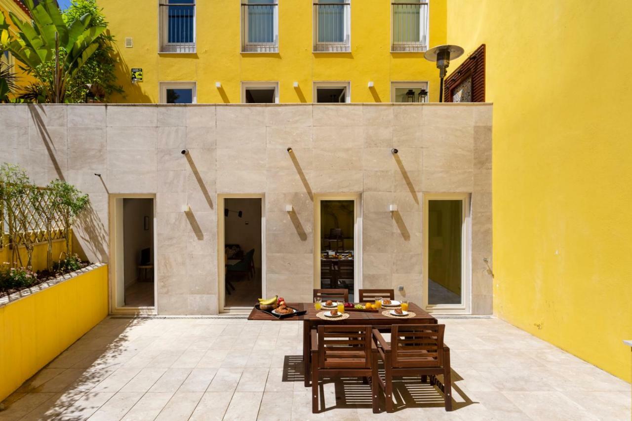 Altido Bright And Elegant 1Br Home With Workspace And Huge Terrace In Pena, Close By Viewpoint Lisboa Exteriör bild