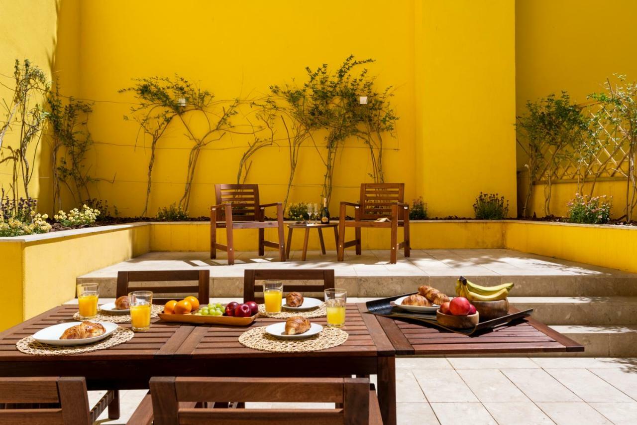 Altido Bright And Elegant 1Br Home With Workspace And Huge Terrace In Pena, Close By Viewpoint Lisboa Exteriör bild