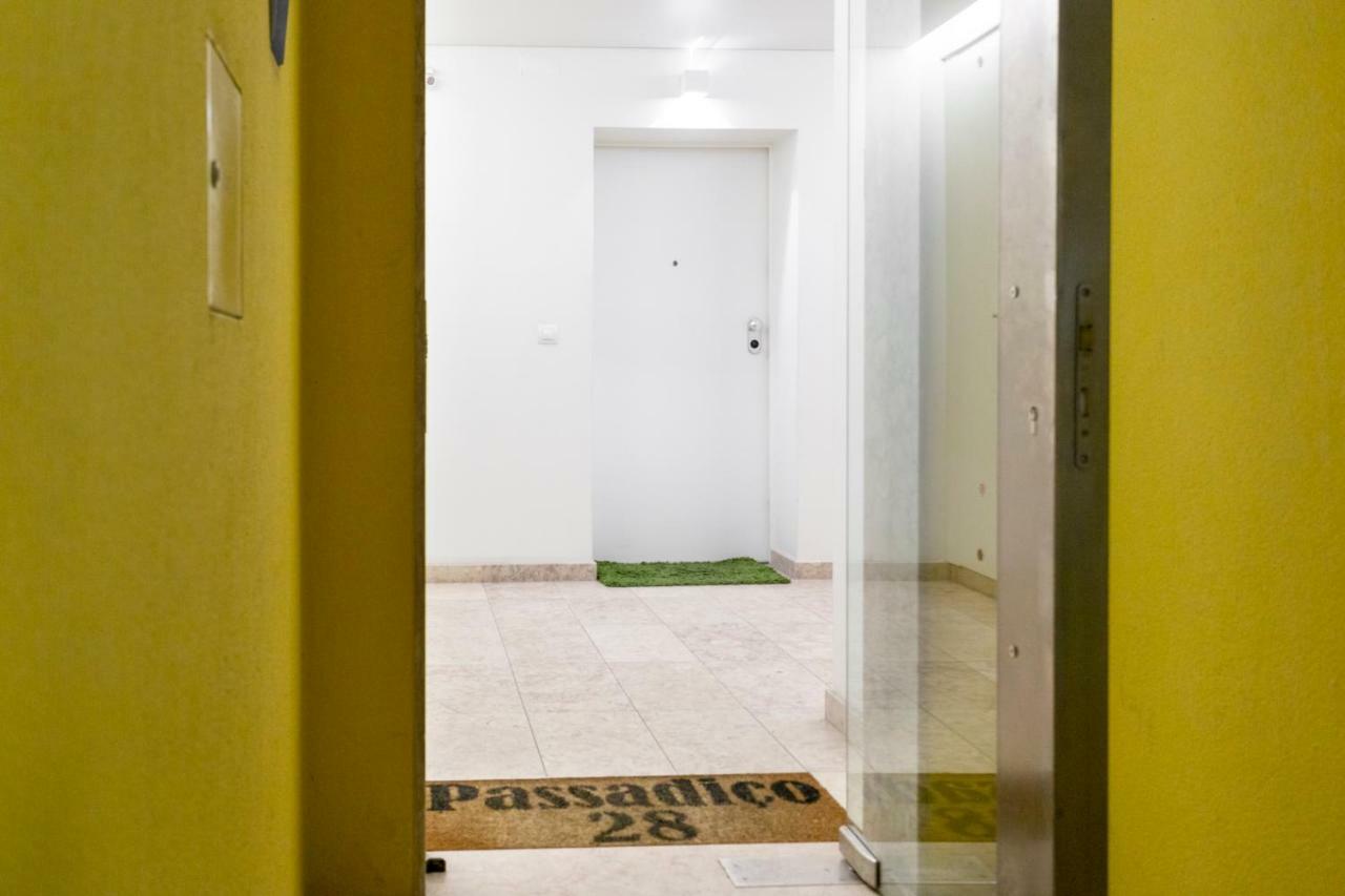 Altido Bright And Elegant 1Br Home With Workspace And Huge Terrace In Pena, Close By Viewpoint Lisboa Exteriör bild