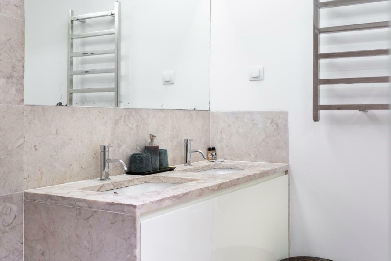 Altido Bright And Elegant 1Br Home With Workspace And Huge Terrace In Pena, Close By Viewpoint Lisboa Exteriör bild