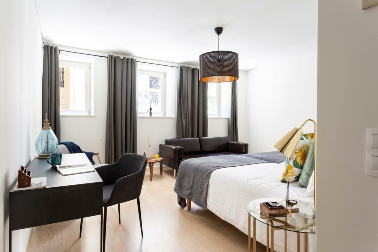 Altido Bright And Elegant 1Br Home With Workspace And Huge Terrace In Pena, Close By Viewpoint Lisboa Exteriör bild