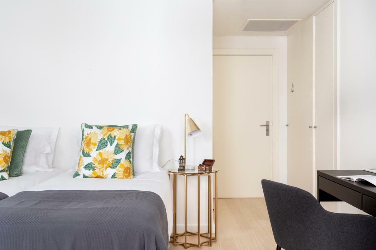 Altido Bright And Elegant 1Br Home With Workspace And Huge Terrace In Pena, Close By Viewpoint Lisboa Exteriör bild